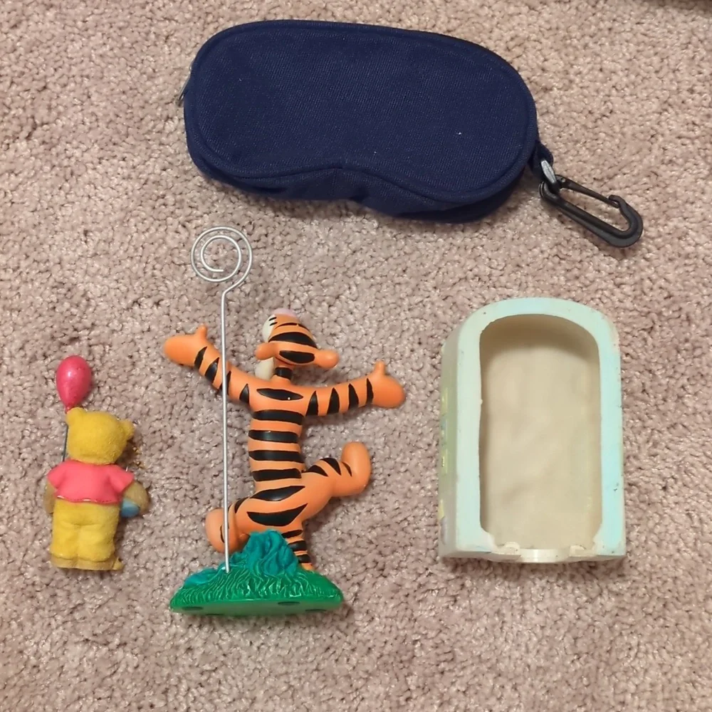 Winnie the Pooh Lot - Picture 3 of 9